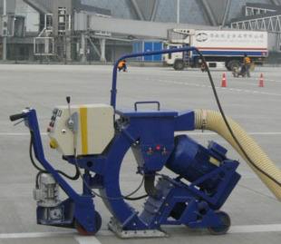 飛機場輪胎印摩擦留下的黑印子污漬怎么清理？