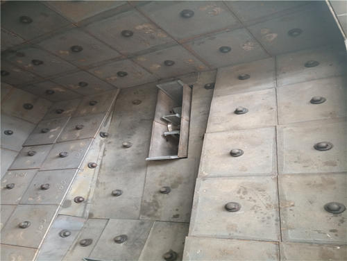 拋丸機護板一般都用什么材質(zhì)的？